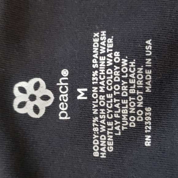 PEACH BLACK LEGGINGS IN SIZE M - Picture 2 of 3